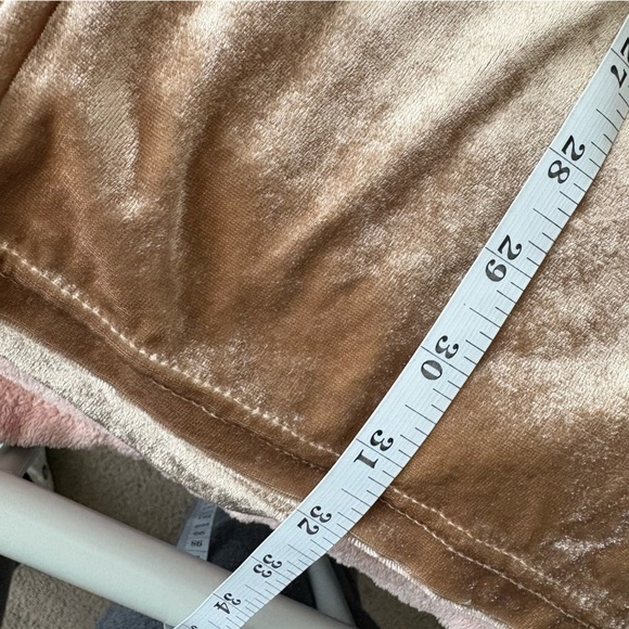 Elegant Champagne Velvet Women's Short Sleeveless Romper - Picture 10 of 10